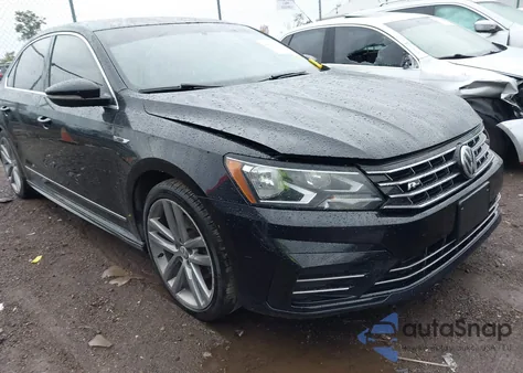 2017 Volkswagen Passat 1.8T R-Line z USA, uszkodzony, nr VIN 1VWDT7A31HC062783
